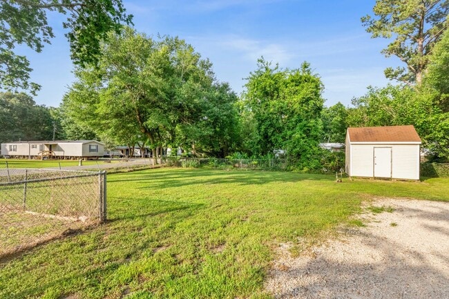 Building Photo - 3 bed 2 bath