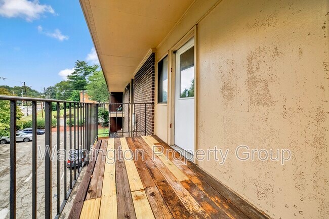 Building Photo - 3904 Stone Gate Dr