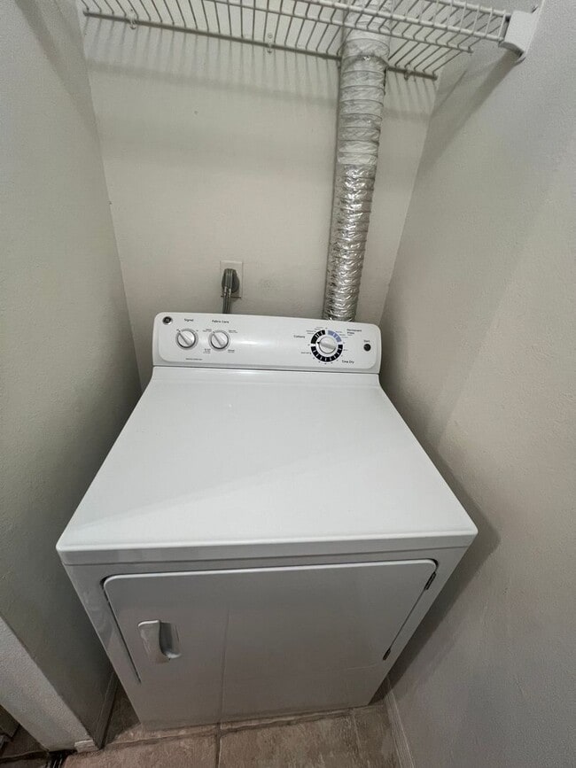 Building Photo - 1 BEDROOM 1 BATHROOM AVAILABLE FOR RENT (M...