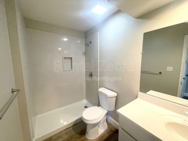 Building Photo - 1313 Floyd Ave