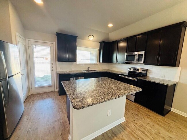 Building Photo - 1301 Henry David Dr