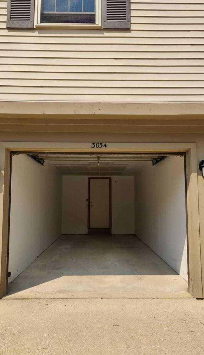 Building Photo - 3054 Forest Creek Ct