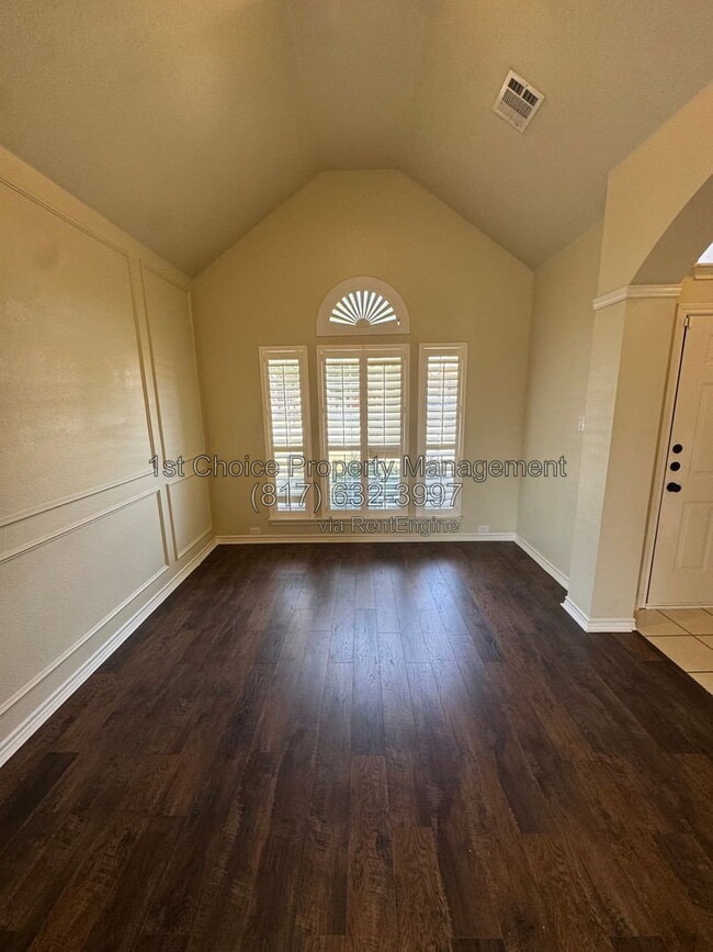 Building Photo - 3006 Upland Dr