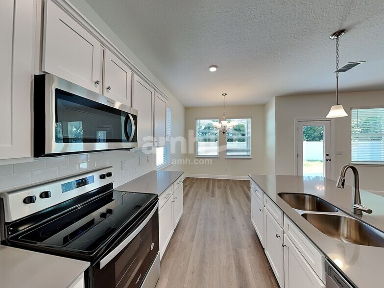 Building Photo - 1044 Heavenly Dr