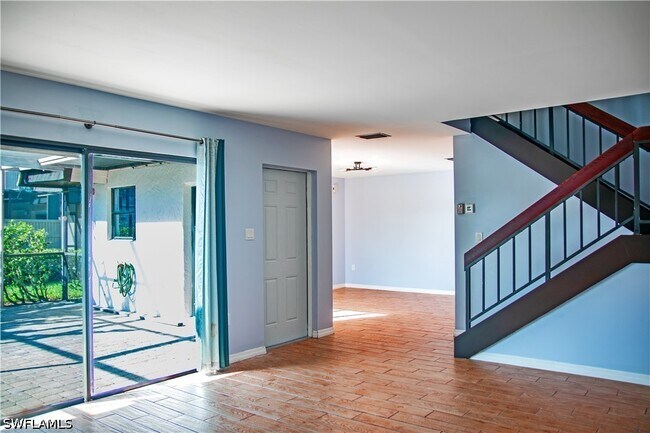 Building Photo - 148 Lake Point Ln