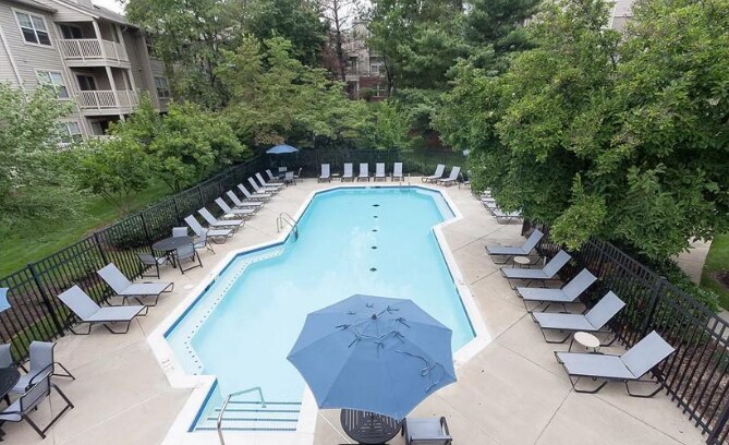 Building Photo - 1702 Ascot Way