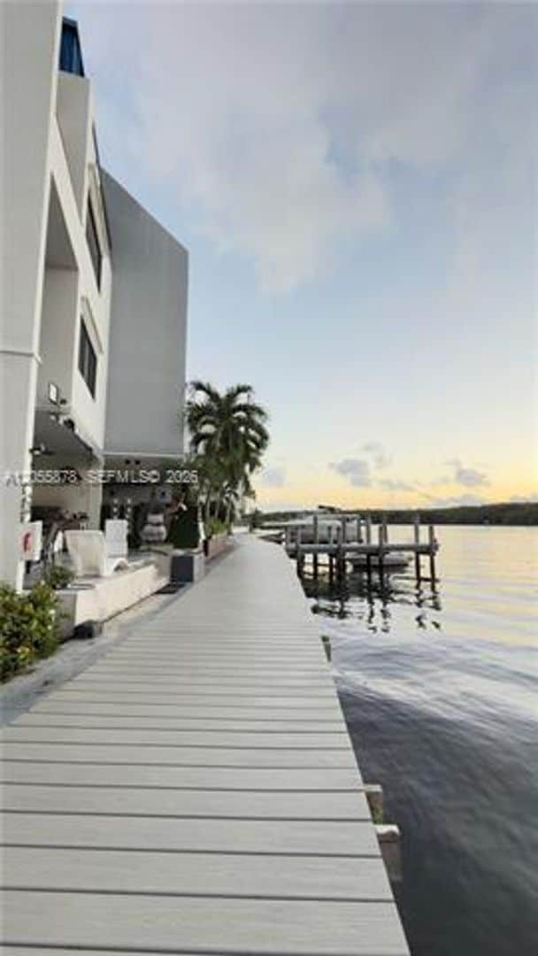 Building Photo - 456 Poinciana Island Dr