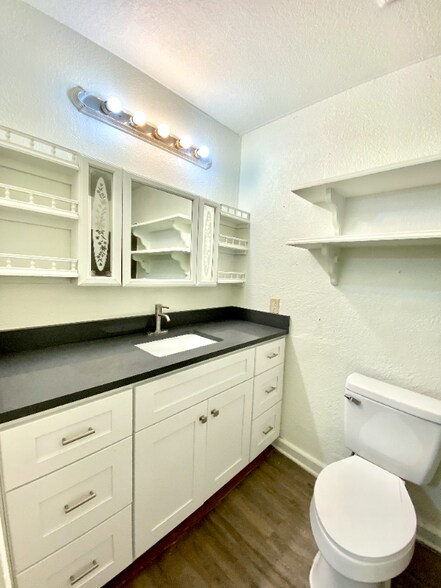 Building Photo - 408 Faris St