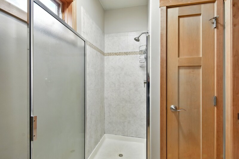 Building Photo - 2905 N Newhall St
