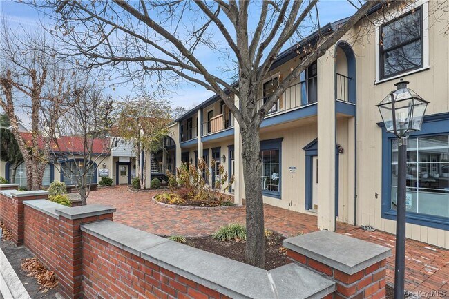 Building Photo - 225 Katonah Ave