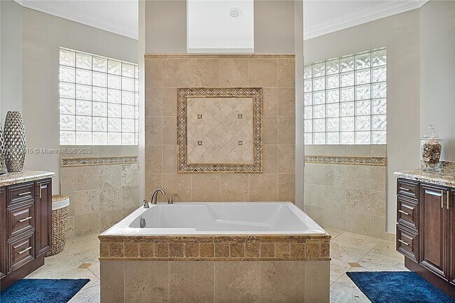 Building Photo - 6807 NW 66th Way