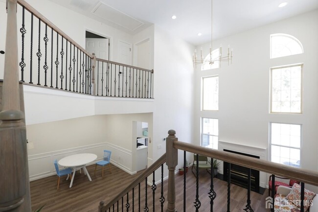 Building Photo - 42 Pennsbury Way