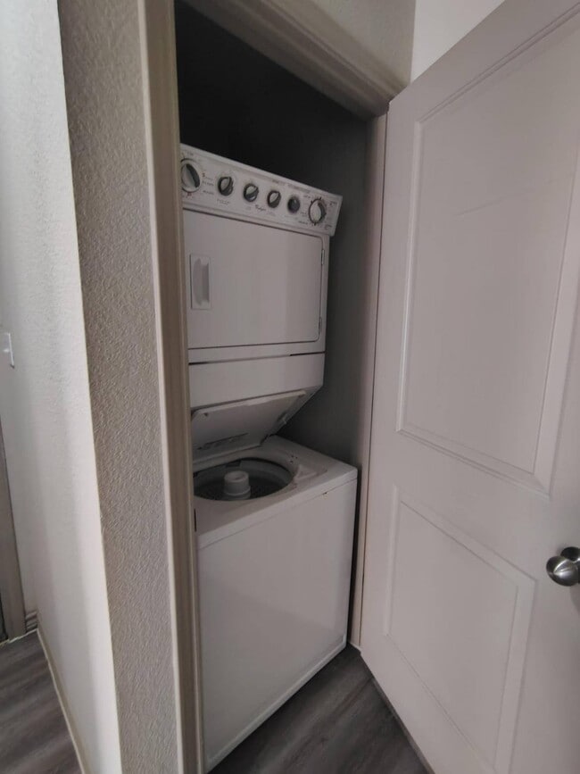 Washer & Dryer - Tinsley Place