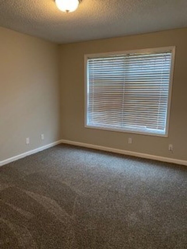 Building Photo - Townhomes In Dallas