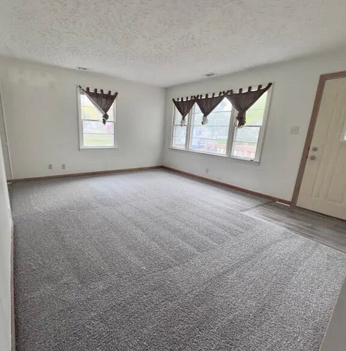 Building Photo - 1120 Bomar Ln