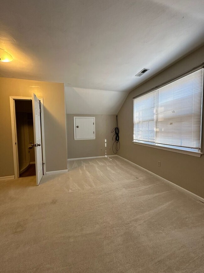 Building Photo - Virginia Beach-Wesleyan Pines Single Famil...