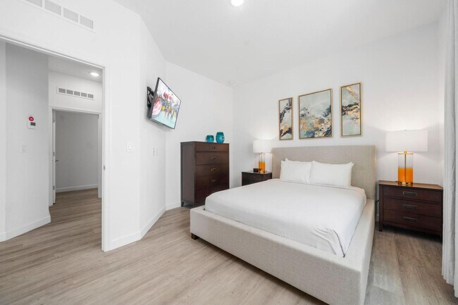 Building Photo - 384 Famagusta Dr