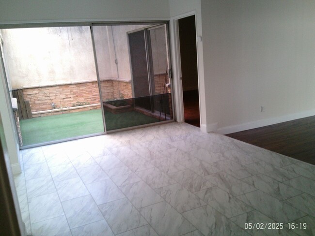 Building Photo - 3200 El Encanto Ct