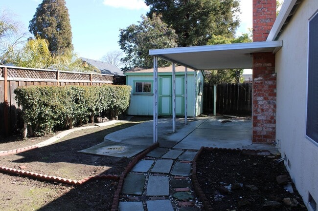 Building Photo - Beautiful 3 Bed, 2 Bath Single Story in Great Livermore Location