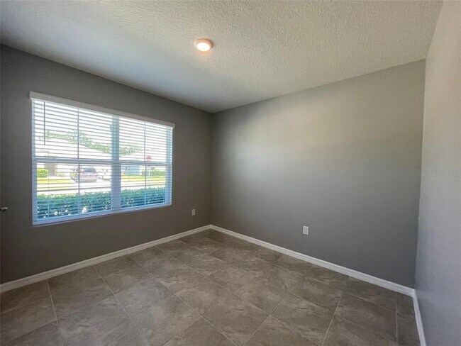 Building Photo - 3307 Summerdale Way