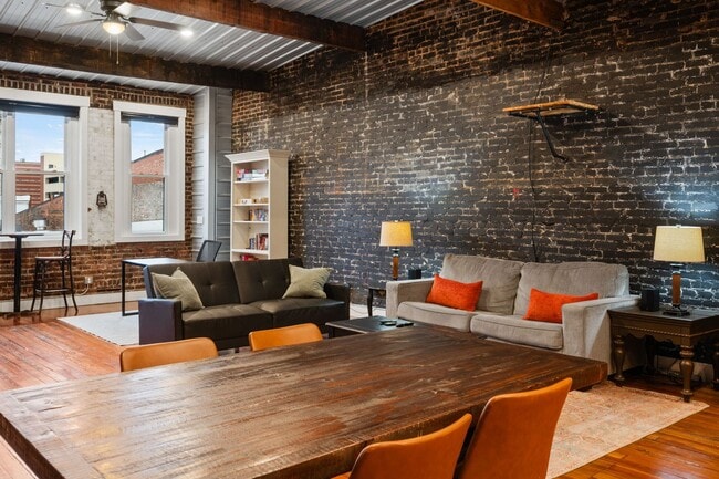 Building Photo - 124 Strawberry Alley