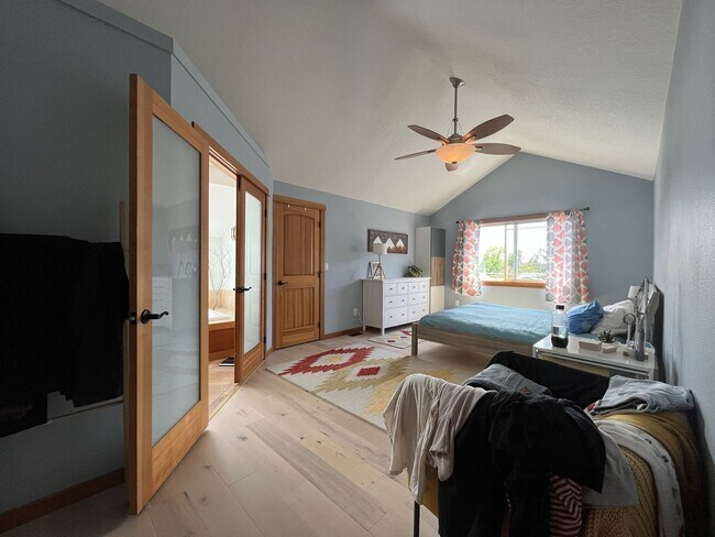Building Photo - Bright and Open 4 Bedroom Cedar Mill Home with Vaulted Ceilings, Skylights & Multiple Living Areas