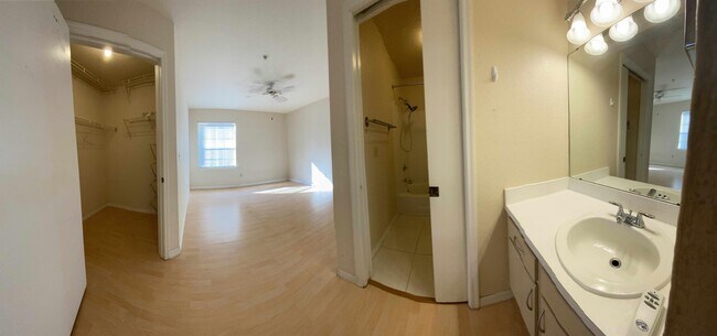 Building Photo - 7360 Westpointe Blvd