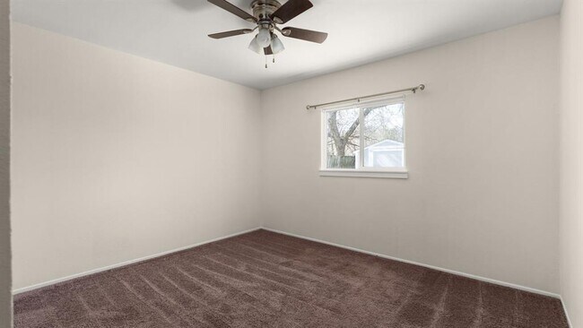 Building Photo - 1618 Chippeway Ln