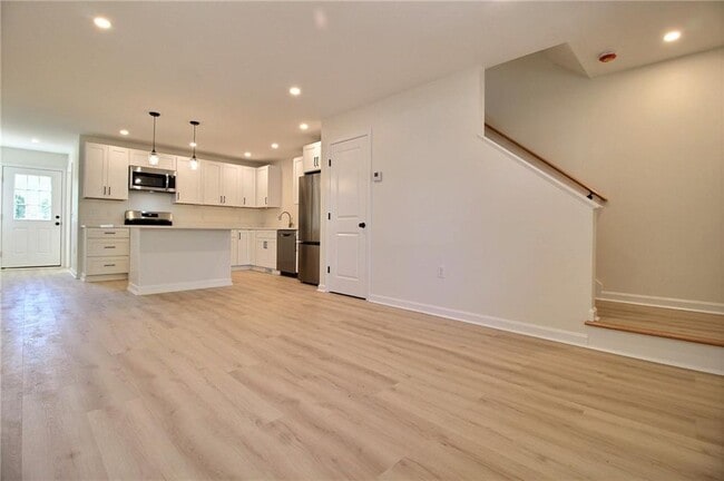 Building Photo - 1 Cottage St