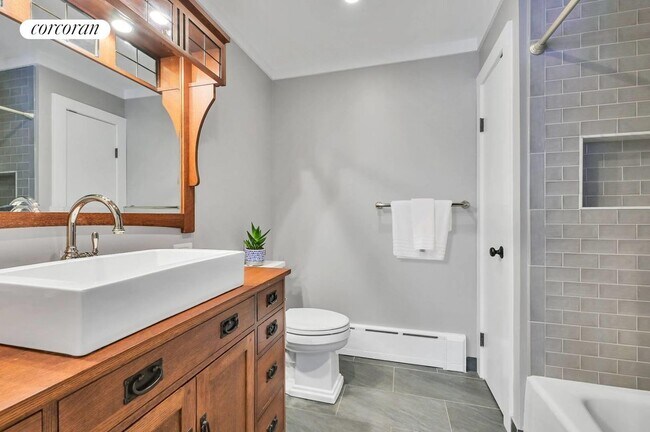 Building Photo - 94 Ridge Rd W