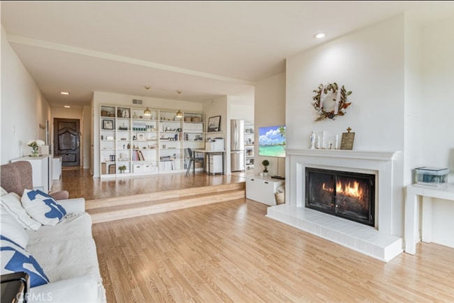 Building Photo - 29600 Island View Dr