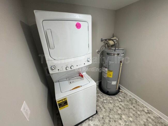 Building Photo - 817 Belleview Ave