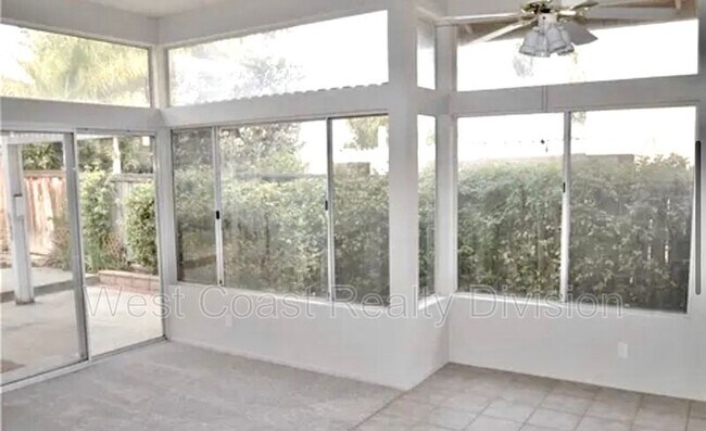 Building Photo - 27573 Dandelion Ct