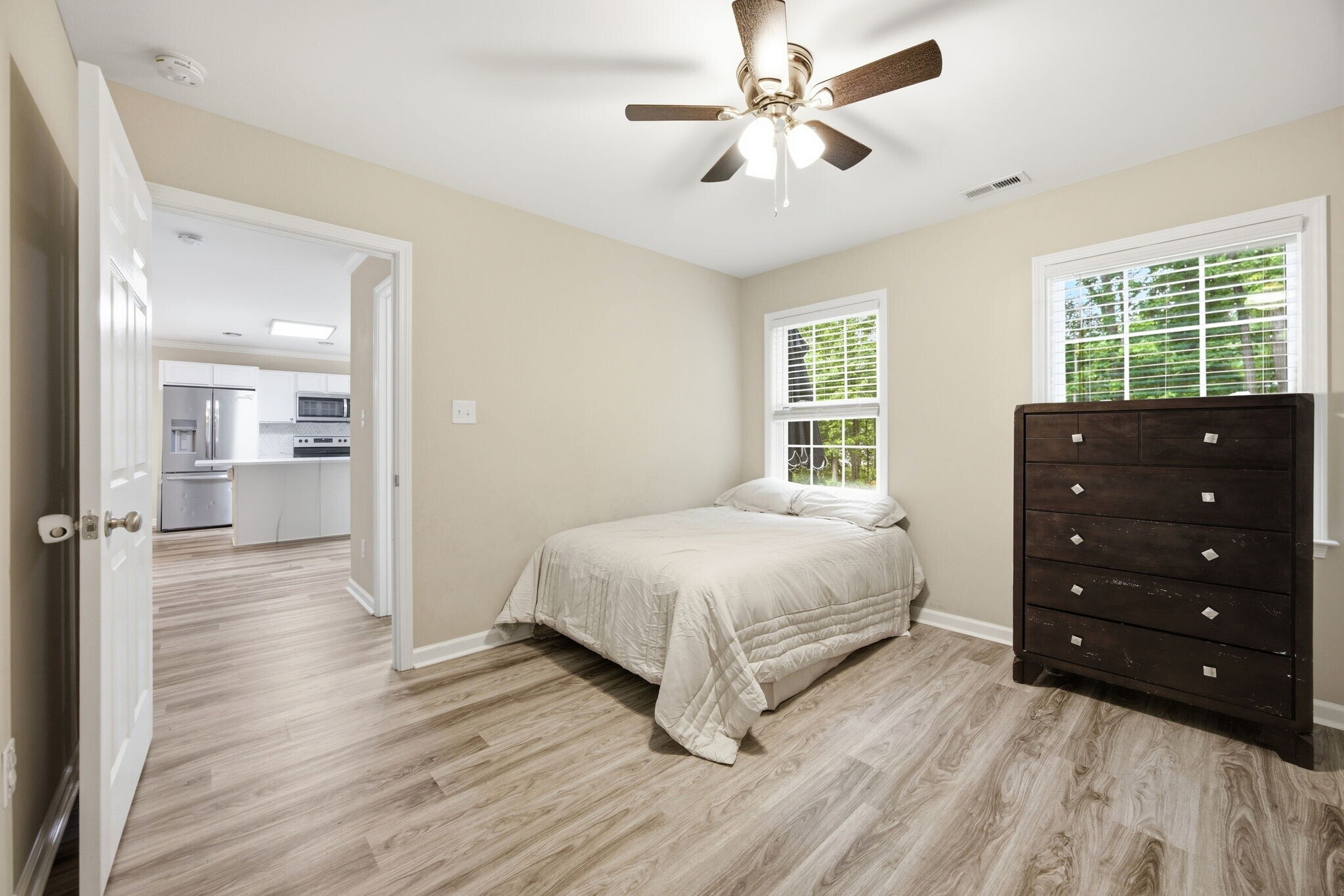 Building Photo - 2948 Lashmit Dr