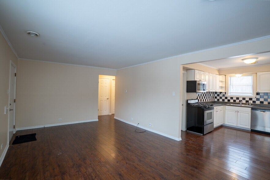 Building Photo - 17649 Dundee Ave