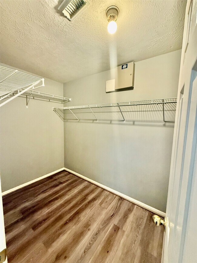 Building Photo - 6506 Beeston Hill Dr