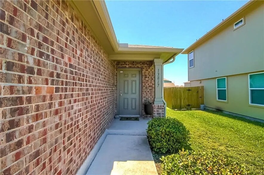 Building Photo - 13817 Sierra Wind Ln