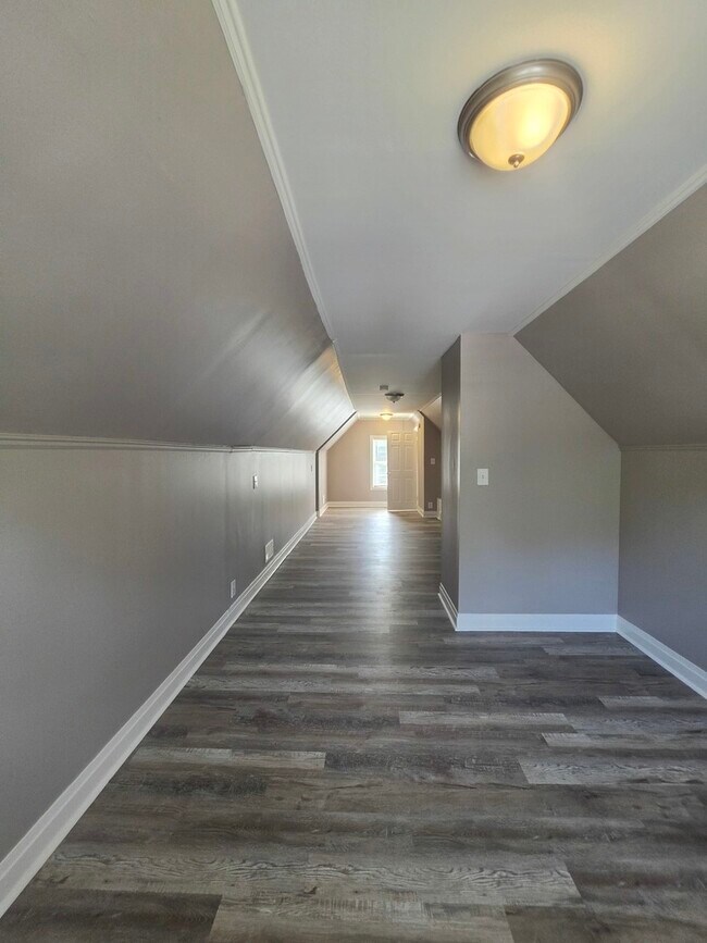 Building Photo - 309 E 120th Pl