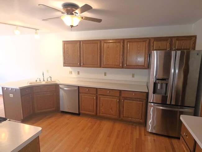 Building Photo - 3207 S Ridge Crest Ct