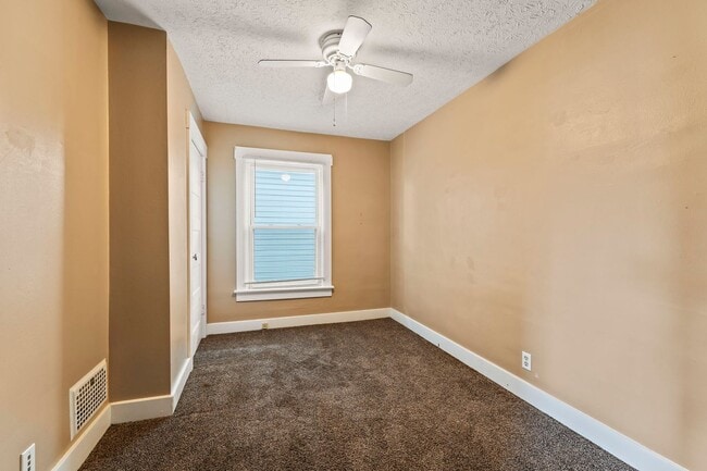 Building Photo - Charming 2 beds 2 Bath in Dayton!