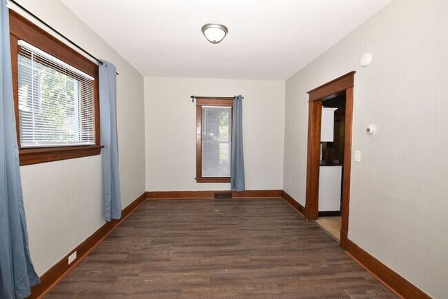 Building Photo - Near Downtown South Bend 3 bedroom home