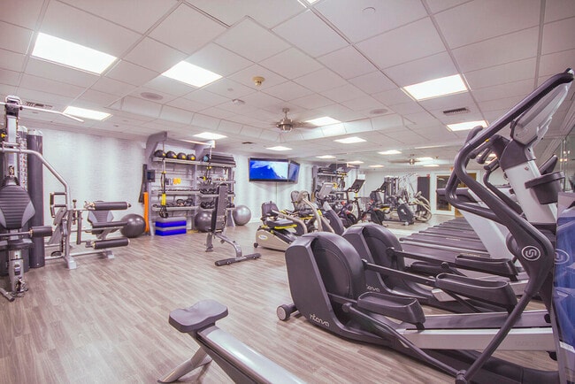 Building Photo - 550 SE Mizner Blvd