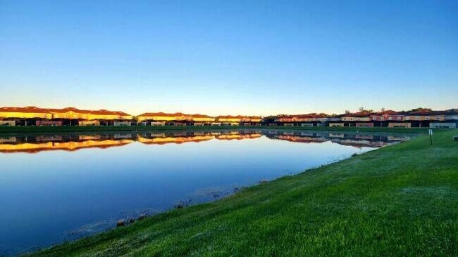 Building Photo - RENOVATED 4 bed 3 bath Completely FURNISHED with Private Pool in Resort Community