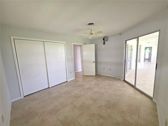 Building Photo - 1379 Cambridge Dr