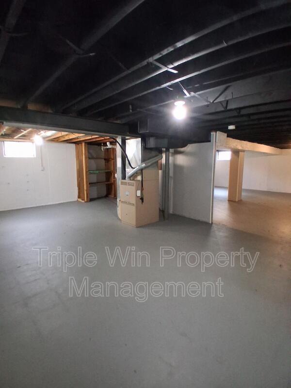 Building Photo - 524 Acorn Dr