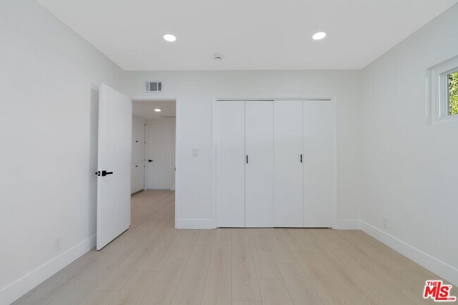 Building Photo - 22563 Tiara St