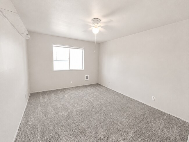 Building Photo - 2950 NE Nikki Ct