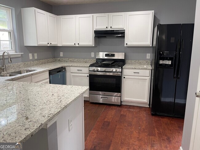 Building Photo - 116 Village Trce