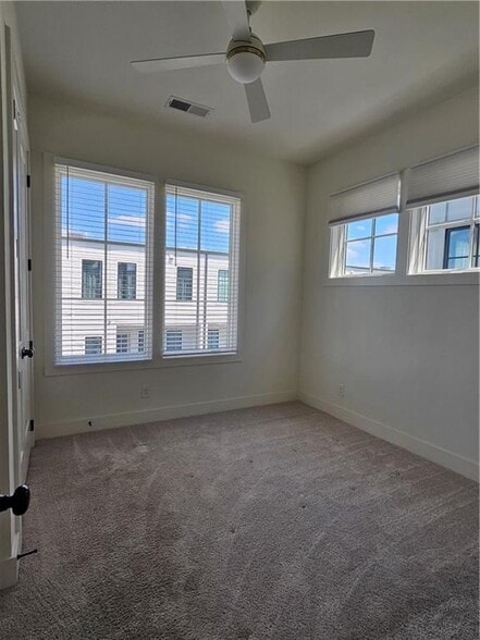 Building Photo - 1294 Longreen Ter NW