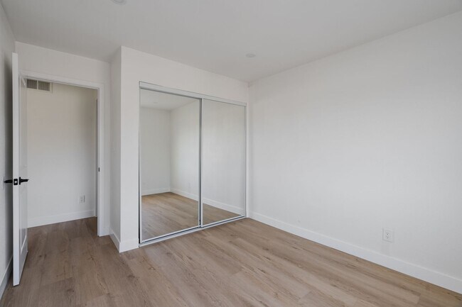 Building Photo - Private pool with canyon views!